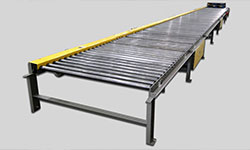 Chain driven live roller conveyor