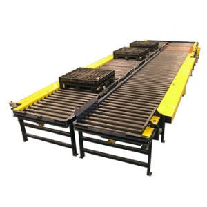 Pallet conveying system with three pallets on it