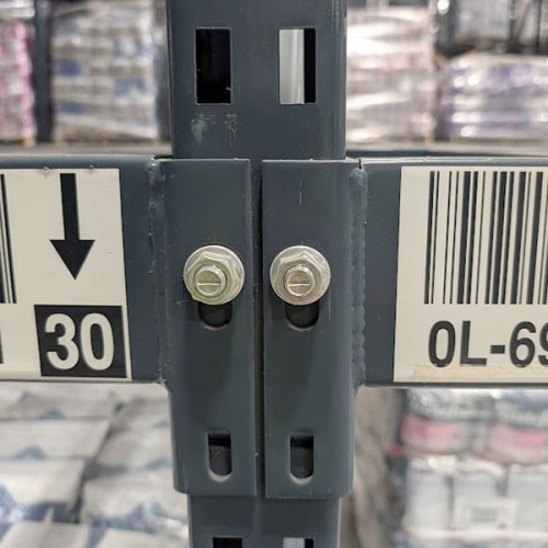 T-bolt pallet rack connection T-bolt pallet rack connection